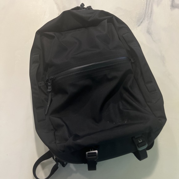 Black Ember Shadow 22 Two-Way Weather-proof Work Travel Backpack laptop Black - Picture 1 of 10